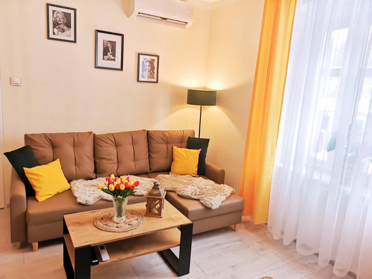 דירות לשנה Apartament Celebrity מראה חיצוני תמונה